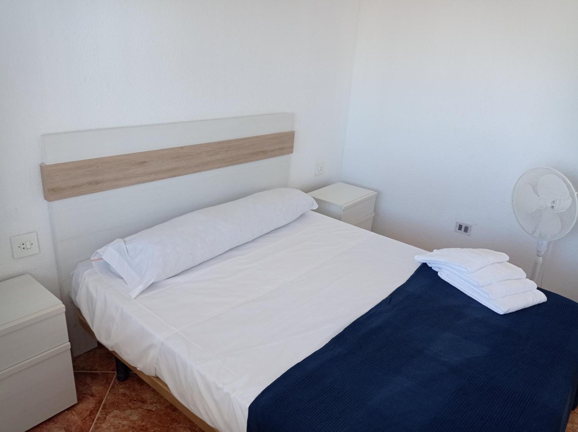 גאנדיה Apartamentos Bonaire 1ª Linea Wifi Solo Familias Serviplaya חדר תמונה
